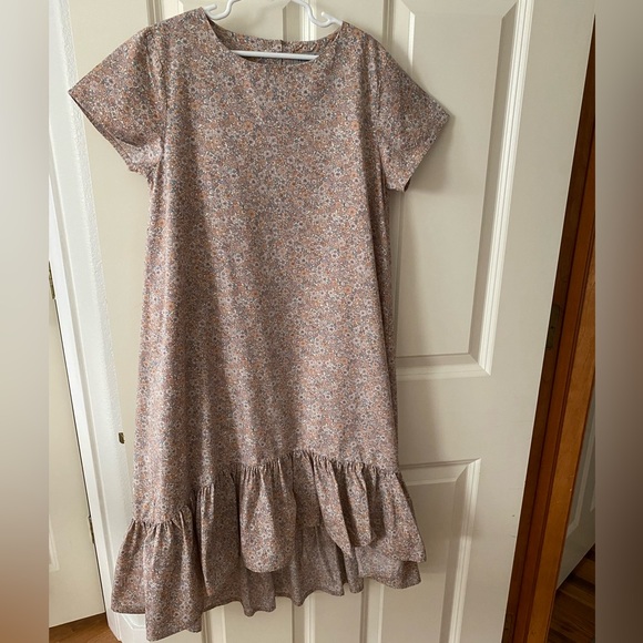 Tan Cream Blouse with Mandarin Collar and Long Sleeves - Picture 2 of 6